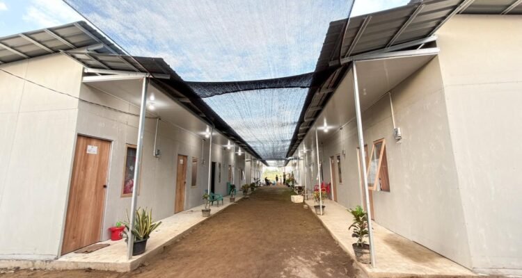 FOTO 1 Maret_hunian sementara (huntara) yang telah dihuni oleh warga Desa Ulee Rubeek Timu, Kecamatan Seunuddon, Kabupaten Aceh Utara