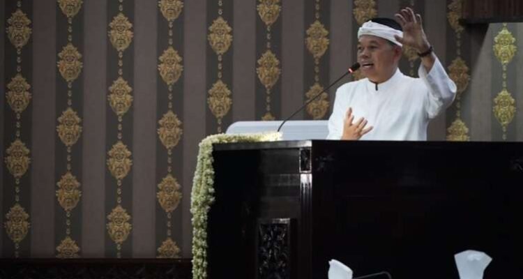 FOTO 12 Maret_Gubernur Jawa Barat Dedi Mulyadi menghadiri rapat paripurna HUT Kota Bekasi ke-29. dok. jabarprov.go.id