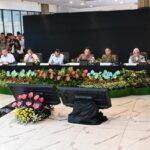 FOTO 13 Maret_Menteri Perhubungan Dudy Purwagandhi bersama Menteri Koordinator Bidang Pembangunan Manusia 2