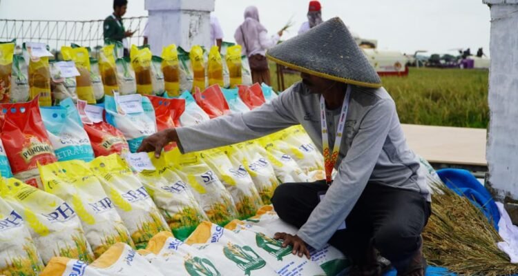 FOTO 13 Maret_Produk sembako yang dipasarkan kepada masyarakat. (dok. badanpangan.go.id)