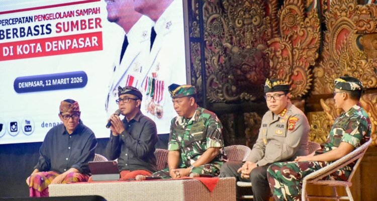 FOTO 14 Maret_Rapat Percepatan Pengolahan Sampah Berbasis Sumber yang digelar di Ruang Taksu, Dharma Negara Alaya, Kota Denpasar. denpasarkota