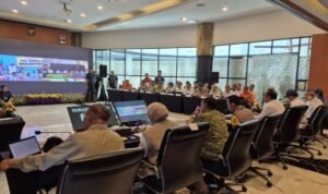 FOTO 14 Maret_Suasana rapat koordinasi yang dilakukan saat pemantauan arus mudik di Pelabuhan Merak, Cilegon, Banten