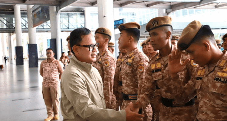 FOTO 14 Maret_Wakil Menteri Dalam Negeri (Wamendagri) Bima Arya Sugiarto bersama para praja Institut Pemerintahan Dalam Negeri (IPDN). dok. kemendagri