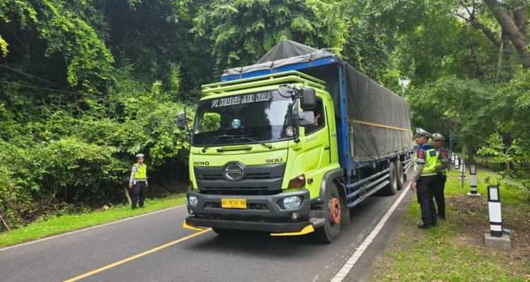 FOTO 15 Maret_Kendaraan jenis truk melintas saat periode Angkutan Lebaran 2026. dok. kemenhub 2