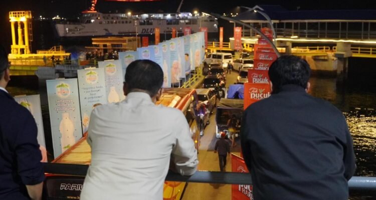 FOTO 16 Maret_Kepadatan kendaraan yang terjadi di jalur menuju Pelabuhan Penyeberangan Gilimanuk. dok. kemenhub 1