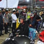 FOTO 16 Maret_Saat Menteri Perhubungan Dudy Purwagandhi meninjau tiga pelabuhan di wilayah Banten 2