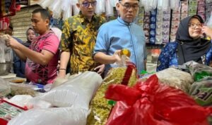 FOTO 20 Maret_Inspeksi mendadak ke Pasar Rakyat Cibinong, Kabupaten Bogor. jabarprov.go.id