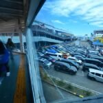 FOTO 20 Maret_Kendaraan antre bersiap menyeberang dengan kapal di pelabuhan pada periode Angkutan Lebaran 2026. kemenhub