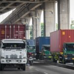 FOTO 21 Maret_Angkutan truk melintas di jalan dalam kota. (dok. hubdatkemenhub)