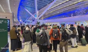 FOTO 21 Maret_Proses kepulangan jemaah umrah Indonesia di tengah dinamika situasi di wilayah Timur Tengah. haji.go.id