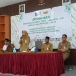 FOTO 22 Maret_Pemerintah Kabupaten Demak bersama Badan Amil Zakat Nasional (Baznas) setempat menyerahkan bantuan program Z-Mart. jateng