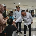 FOTO 25 Maret_Menteri Perhubungan Dudy Purwagandhi bersama dengan Sekretaris Kabinet Teddy Indra 1