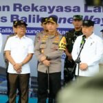 FOTO 25 Maret_Saat memberlakukan one way nasional bersama Menko Bidang Pembangunan Manusia dan Kebudayaan (PMK) Pratikno 2