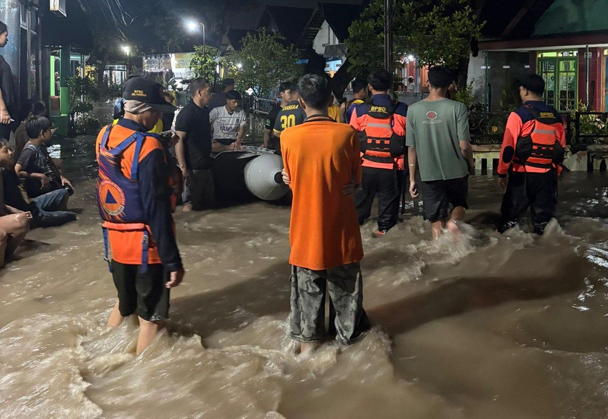 FOTO 26 Maret_Kondisi banjir yang merendam permukiman warga di Kabupaten Pasuruan, Jawa Timur. dok. bpbdkabupatenpasuruan)