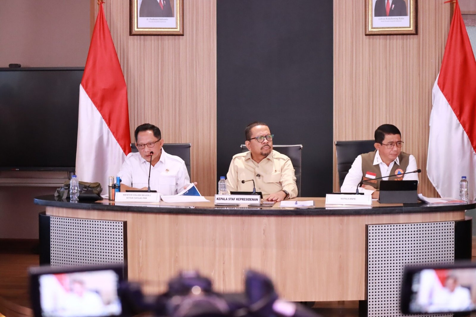 FOTO 26 Maret_Konferensi Pers Percepatan Rehabilitasi dan Rekonstruksi Pascabencana Sumatra. dok. bnpb