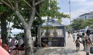 FOTO 26 Maret_Pengawasan Satuan Polisi Pamong Praja (Satpol PP) Kota Padang di kawasan wisata Pantai Padang. padang.go.id