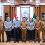 FOTO 31 Maret_Gubernur Banten Andra Soni usai menerima Kepala Kantor Wilayah (Kanwil)