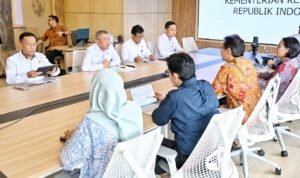 FOTO 4 Maret_ Rapat koordinasi kesiapan penyelenggaraan Angkutan Lebaran 2026 bersama Menteri Kesehatan Budi Gunadi Sadikin di Jakarta. dok. kemenhub 2