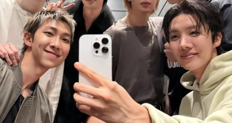 FOTO 4 Maret_Group musik asal Korea BTS. (dok. bighit)