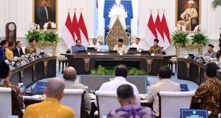 FOTO 4 Maret_Prabowo gelar pertemuan dengan Presiden dan Wapres terdahulu di Istana Merdeka. (dok. setpres