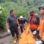 FOTO 5 Maret_Tim SAR gabungan menemukan korban hilang yang terseret arus saat banjir lahar di Kabupaten Magelang, Jawa Tengah. dok. bpbdkabupatenmagelang)