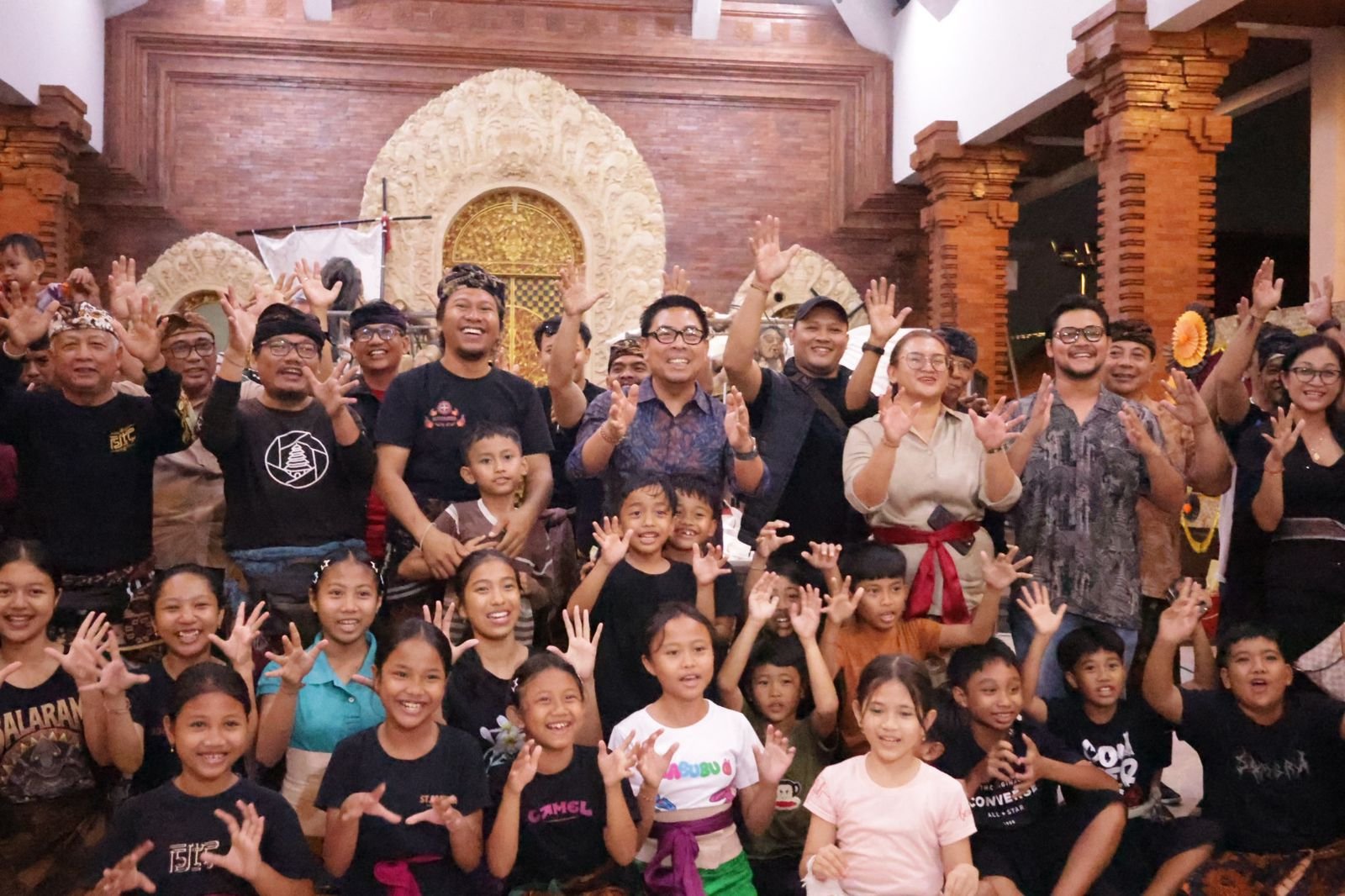 FOTO 8 Martet_Kegiatan bersama anak - anak Kota Denpasar. (dok. denpasarkota.go.id)