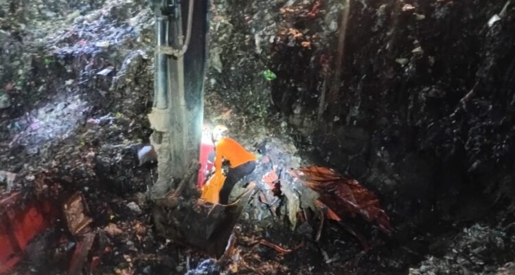 FOTO 9 Maret_Longsor terjadi di Zona 4 TPA Bantargebang, Kota Bekasi