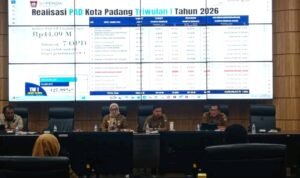 FOTO 1 April_Rapat Realisasi PAD Triwulan I 2026 Pemerintah Kota Padang di Ruang Abu Bakar Jaar, Balaikota Padang. padang.go.id
