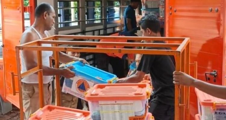 FOTO 10 April_BPBD Kabupaten Flores Timur dan Tim gabungan gempa ini ini