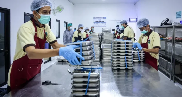 FOTO 12 April_Aktivitas Satuan Pelayanan Pemenuhan Gizi untuk Makan Bergizi Gratis (MBG). dok. umkm.go.id