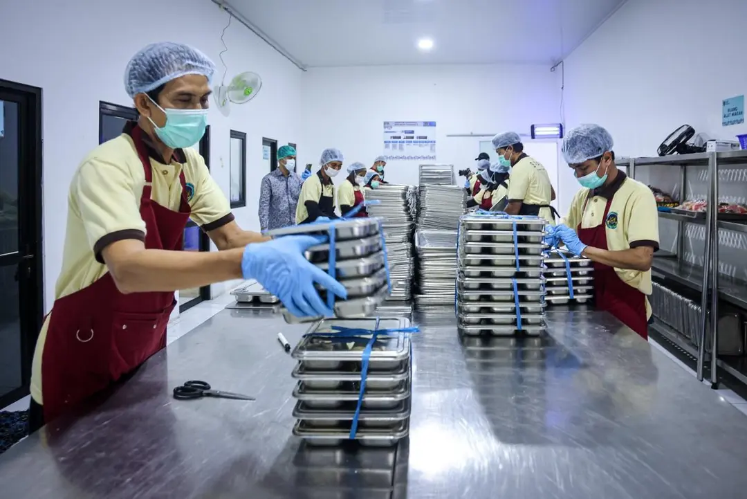 FOTO 12 April_Aktivitas Satuan Pelayanan Pemenuhan Gizi untuk Makan Bergizi Gratis (MBG). dok. umkm.go.id