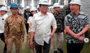 FOTO 12 April_Kunjungan Wakil Menteri Perindustrian Faisol Riza (tengah) di kawasan industri Ngoro Industrial Park Mojokerto, Jawa Timur.