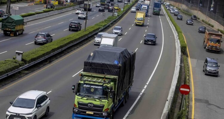 FOTO 13 April_Penanganan kendaraan lebih dimensi dan lebih muatan melalui penguatan sistem pengawasan. dok. hubdatkemenhub 2