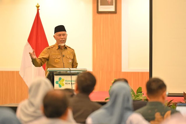 FOTO 14 April_Gubernur Sumbar Mahyeldi saat menerima kunjungan Tim Asian Infrastructure Investment Bank (AIIB), Kementerian Kesehatan dan Bappenas di RSUP Dr. M. Djamil Padan