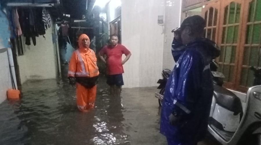FOTO 15 April_Banjir merendam permukiman warga di wilayah Kota Surakarta, Provinsi Jawa Tengah. ini