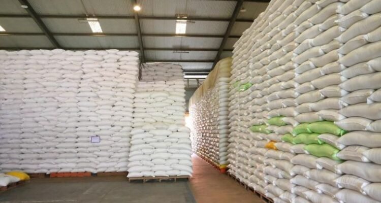FOTO 15 April_Cadangan beras pemerintah di dalam gudang. dok. pertanian.go.id