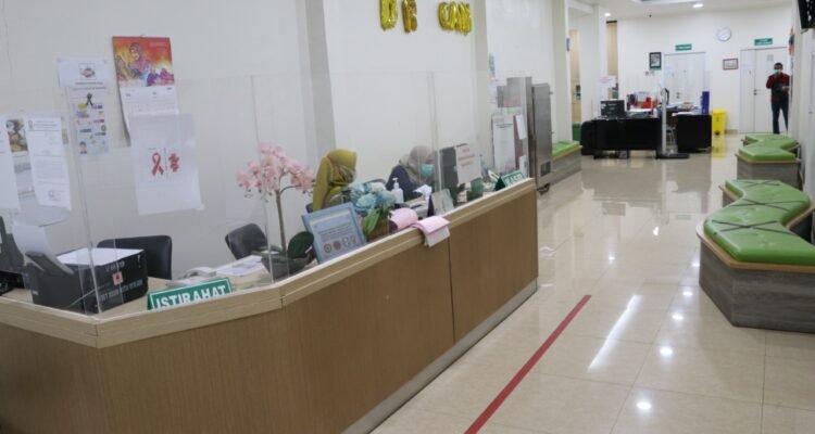 FOTO 15 April_Pelayanan RSUD dr. Chasbullah Abdul Madjid (RSUD CAM) Kota Bekasi. (dok. rsudkotabekasi.net
