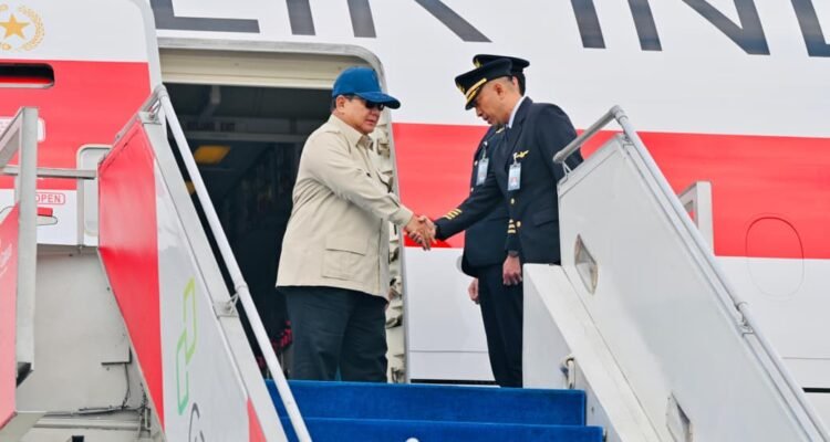 FOTO 15 April_Presiden Prabowo Subianto tiba di Pangkalan TNI AU Halim Perdanakusuma, Jakarta pada Rabu, 15 April 2026, sekitar pukul 13.55 WIB.
