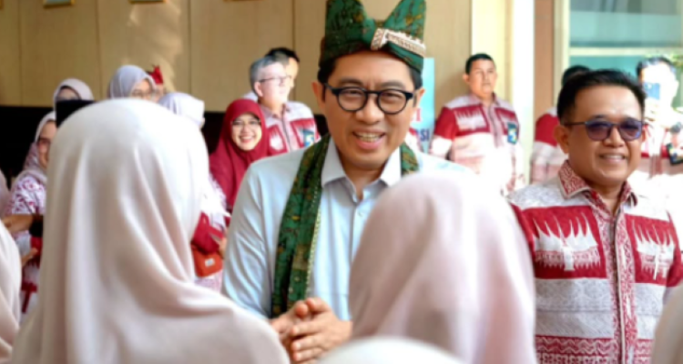 FOTO 15 April_Saat Wakil Menteri Perindustrian Faisol Riza mengunjungi sejumlah satuan kerja Kementerian Perindustrian di Padang