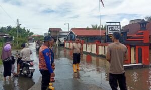 FOTO 16 April_Banjir menggenangi sejumlah wilayah di Provinsi Kalimatan Selatan. dok. bpbd
