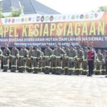 FOTO 16 April_Peserta Apel Kesiapsiagaan Kebakaran Hutan dan Lahan (Karhutla) di Halaman Kantor Gubernur Kalimantan Barat, Kota Pontianak, Provinsi Kalimantan Barat.