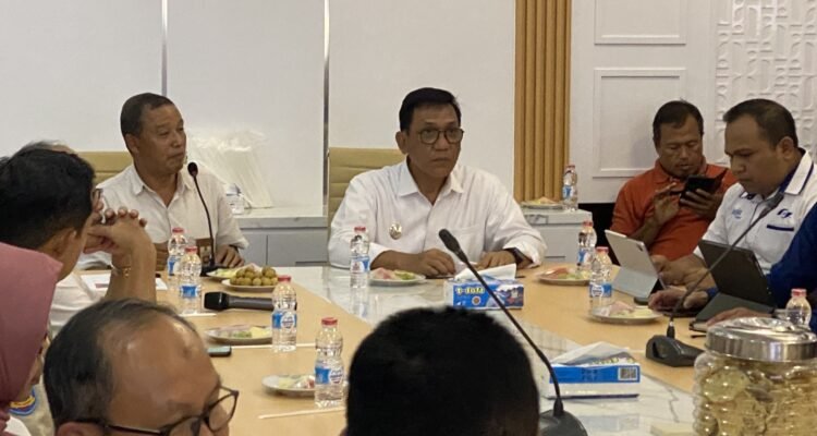 FOTO 16 April_Wakil Wali Kota Yogyakarta, Wawan Harmawan dalam pertemuan dengan Asosiasi Penyelenggara Jaringan Telekomunikasi