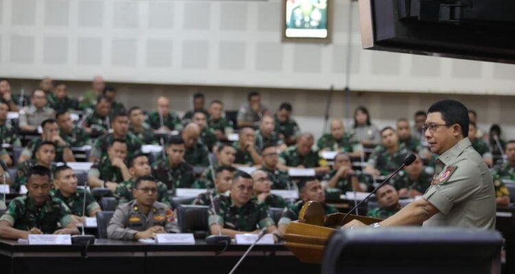 FOTO 2 April_Sebanyak 282 pasis yang terdiri dari TNI AD, AU, AL, Polri, dan Pasis dari negara sahabat menerima pembekalan materi dari BNPB. dok. bnpb