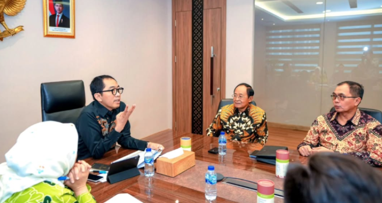 FOTO 2 April_Wamenperin menerima audirnsi petrokimia. dok. instagram