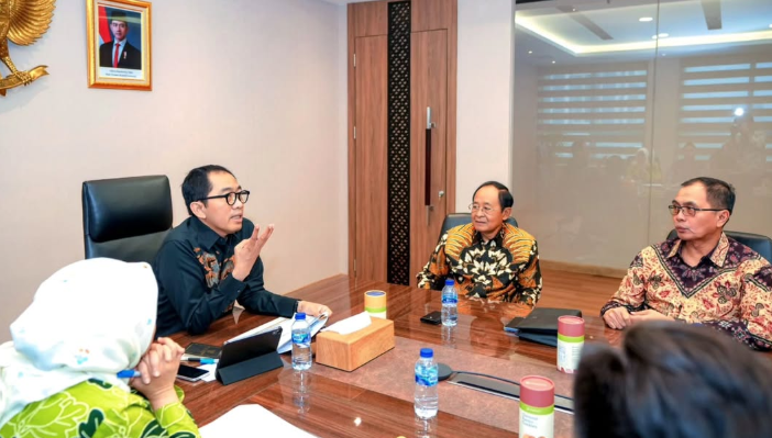 FOTO 2 April_Wamenperin menerima audirnsi petrokimia. dok. instagram