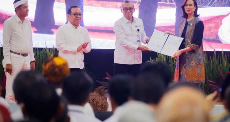 FOTO 29 April_Penerimaan 483 skema okupasi nasional dari 34 bidang pariwisata hasil kolaborasi Kementerian Pariwisata dan Badan Nasional Sertifikasi Profesi.