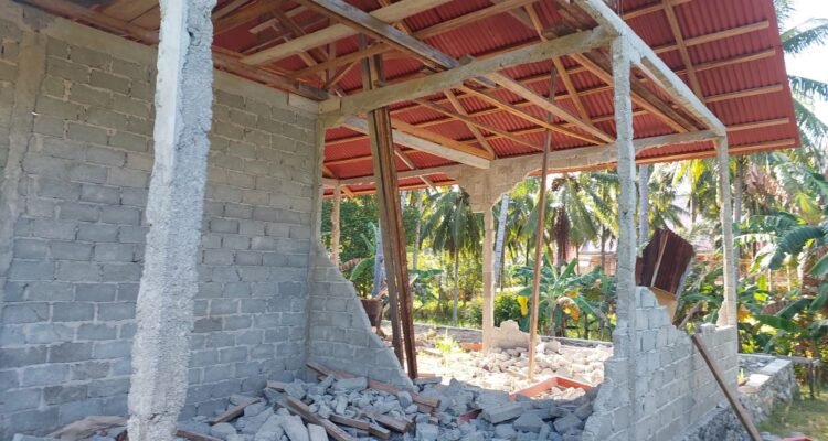 FOTO 3 April_Bangunan mengalami kerusakan akibat gempa di Kecamatan Batang Dua, Kota Ternate. dok bpbd