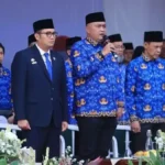 FOTO 3 April_Bupati Bogor Rudy Susmanto (ketiga dari kanan) memberikan arahan kepada ASN Kabupaten Bogor saat apel di Cibinong. dok diskominfo