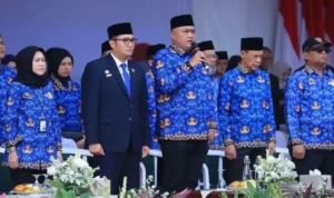 FOTO 3 April_Bupati Bogor Rudy Susmanto (ketiga dari kanan) memberikan arahan kepada ASN Kabupaten Bogor saat apel di Cibinong. dok diskominfo