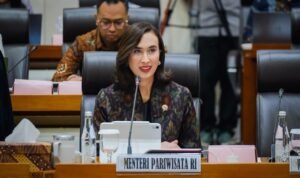 FOTO 3 April_Menteri Pariwisata Widiyanti Putri Wardhana dalam Rapat Kerja bersama Komisi VII DPR, Jakarta. kemenpar